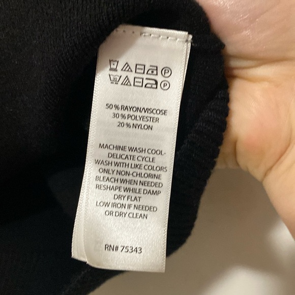 Rachel Zoe Knit Black Winter Sleeveless Tank Layer Piece - Size S - Picture 3 of 4